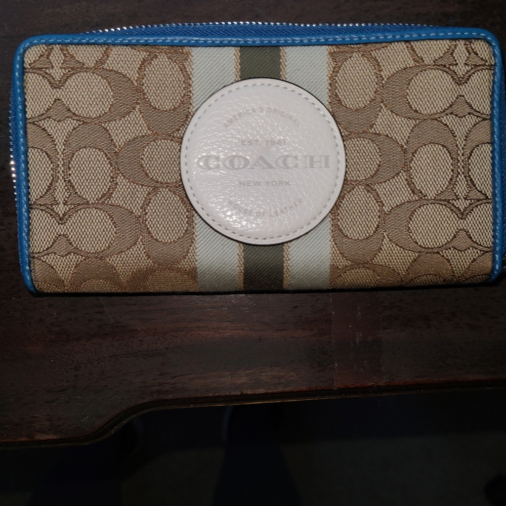 Coach Signature C Zip-around Wallet With Blue Trim